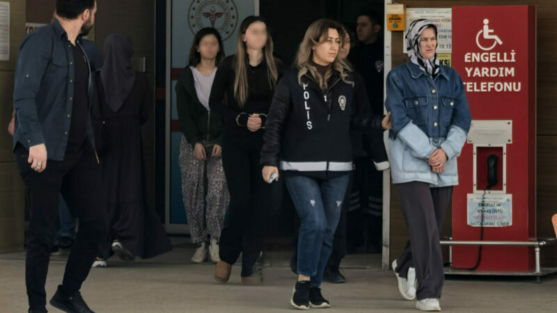 Bursa’nın İnegöl ilçesinde tartıştığı eşi Muhammet Nurullah Çetinkaya’yı (42) tabancayla
