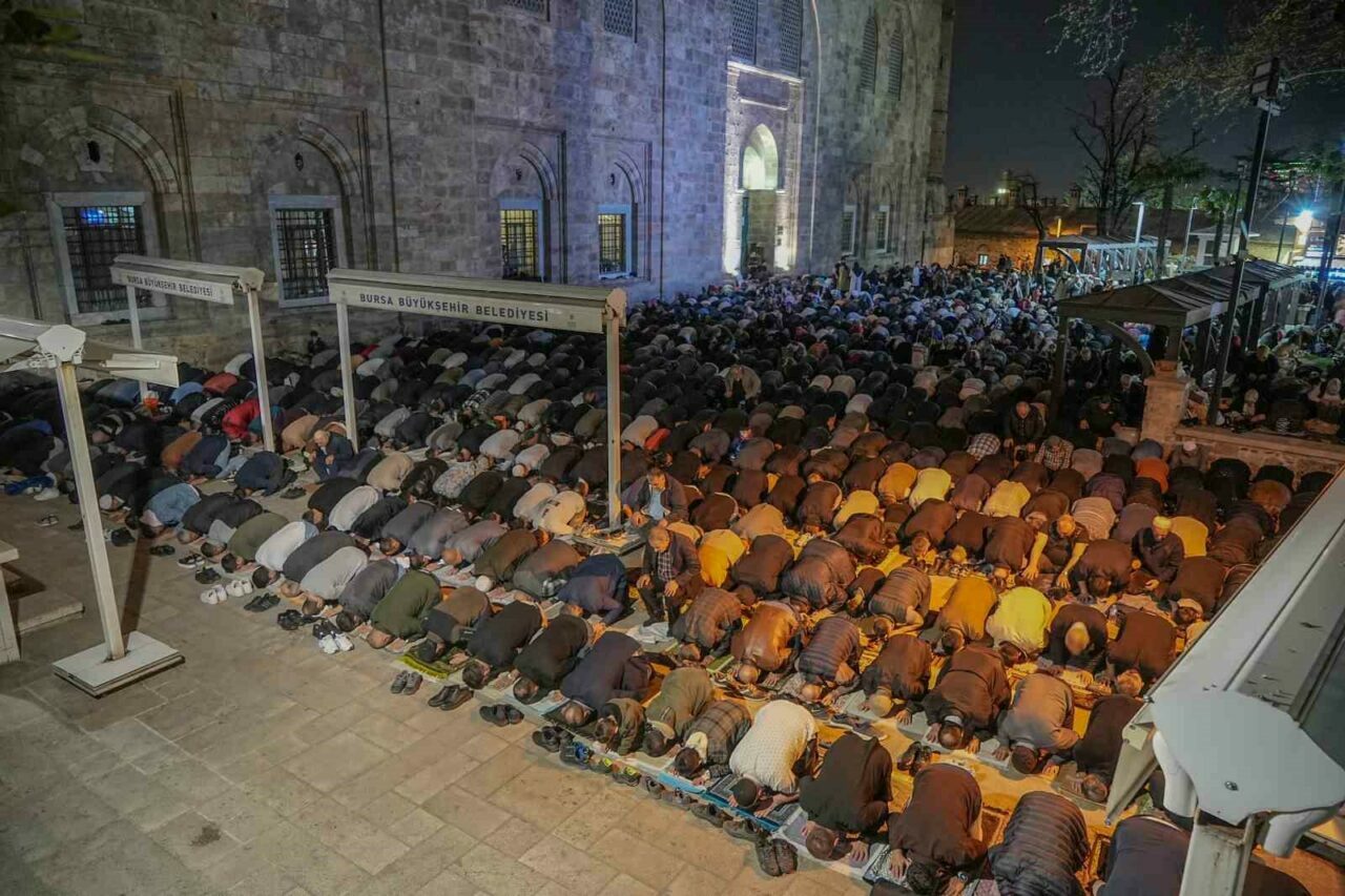 Kadir Gecesi’nde Ulucami doldu taştı