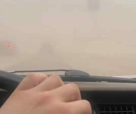 Bursa’nın o ilçesinde hayat felç oldu! Her yer toz bulutu… Bursa’nın İnegöl ilçesinde etkisini gösteren şiddetli lodos hayatı felç etti.