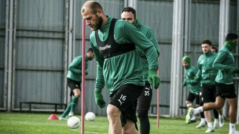 TFF 3. Lig 1. Grup’ta mücadele eden Bursaspor, cumartesi günü