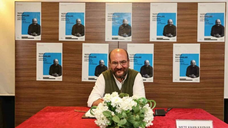 Nilüfer Belediyesi’nin düzenlediği "Cumhuriyet: Kimin, Neden?" konulu söyleşiye katılan Prof.