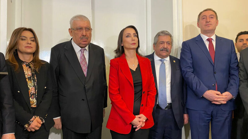 DEM Parti Eş Genel Başkanları Tuncer Bakırhan ve Tülay Hatimoğulları