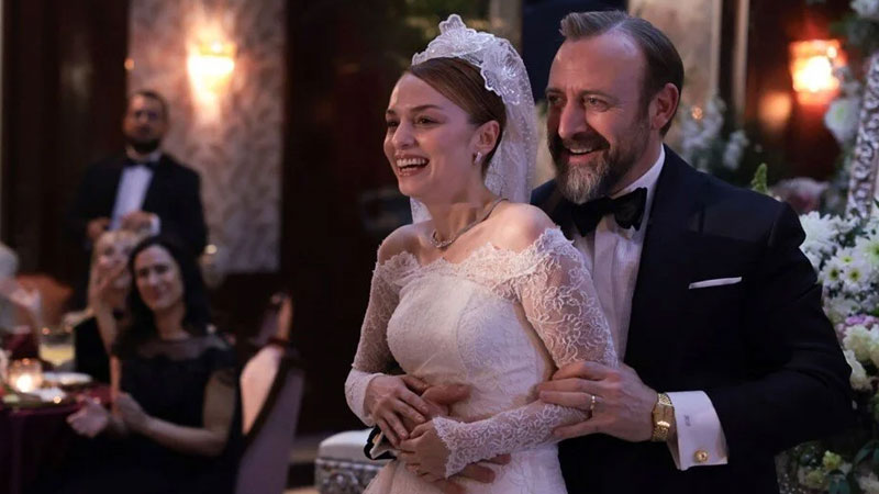 Kral Kaybederse geceye damga vurdu