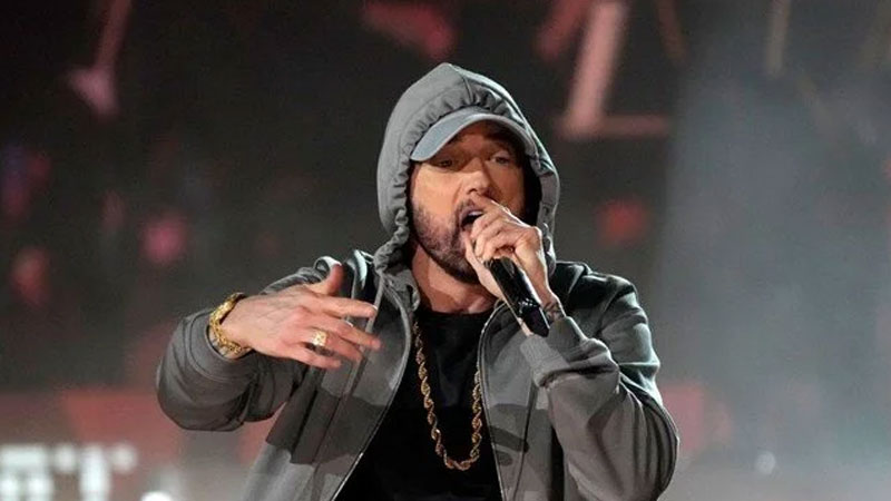 Eminem’in şarkıları sızdırıldı, FBI evleri aradı!