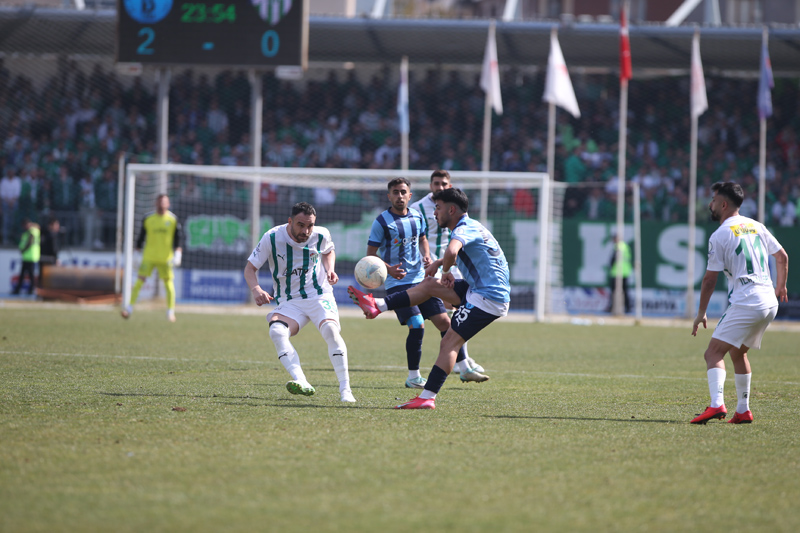 Bursaspor’dan beklenmeyen yol kazası