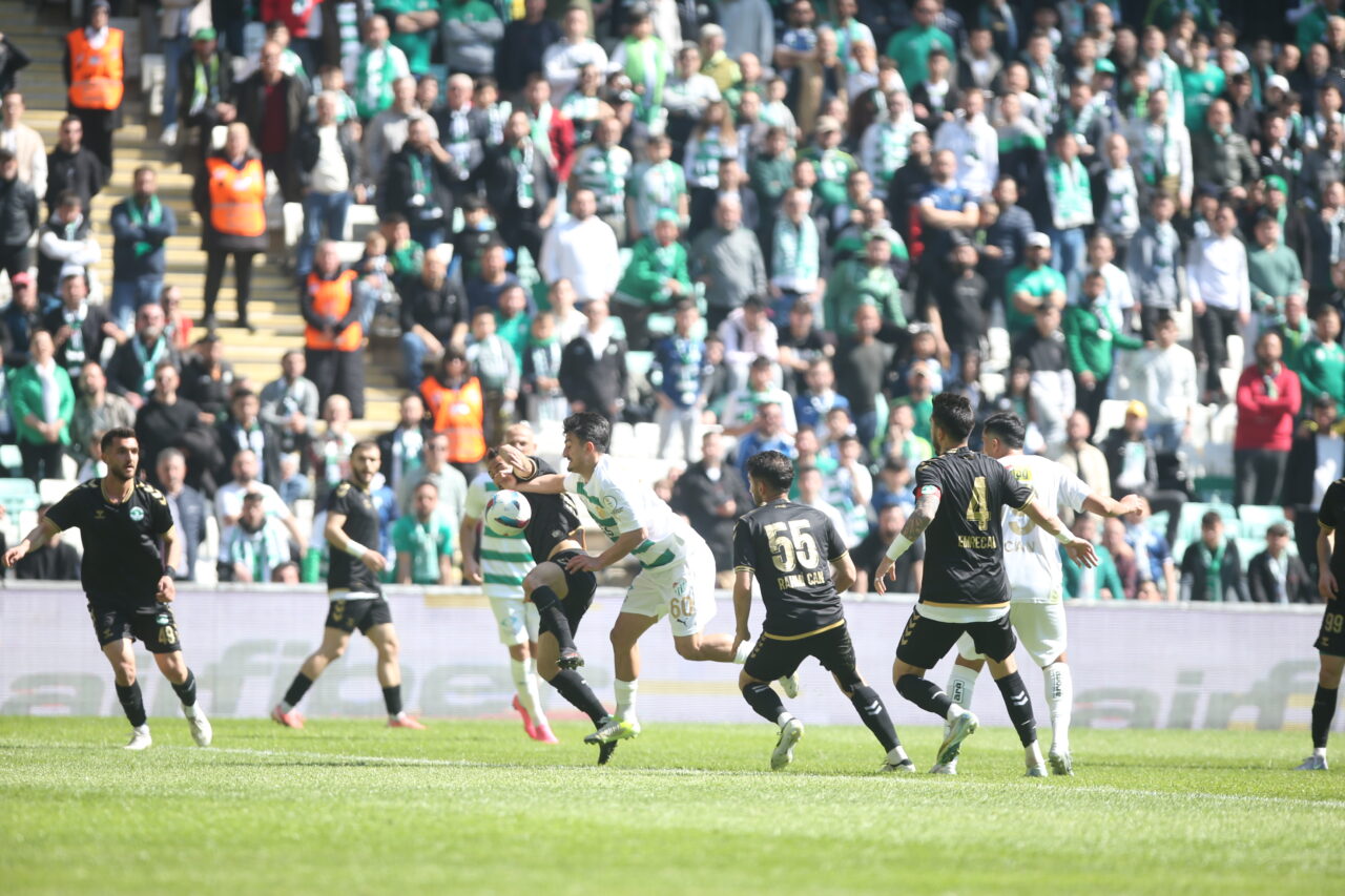 Bursaspor kazandı rakipleri kaybetti! Puan farkı bakın kaça çıktı? Bursaspor kazandı rakipleri kaybetti! Puan farkı bakın kaça çıktı?