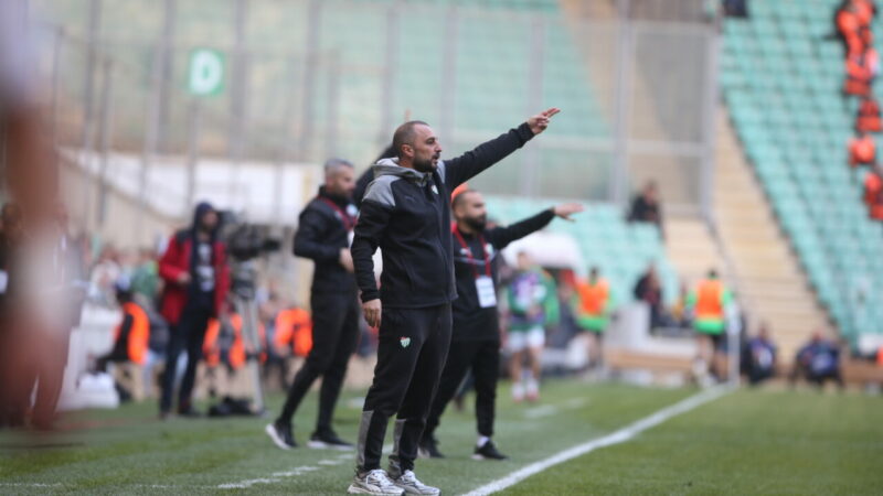 Yeşil beyazlı takımın yeni teknik adamı Adem Çağlayan, 4-0 kazandıkları