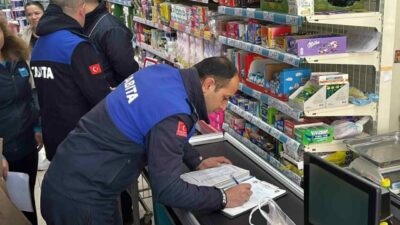 Bursa’nın bu ilçesinde marketlere denetim: Tarihi geçmiş ürünler tespit edildi
