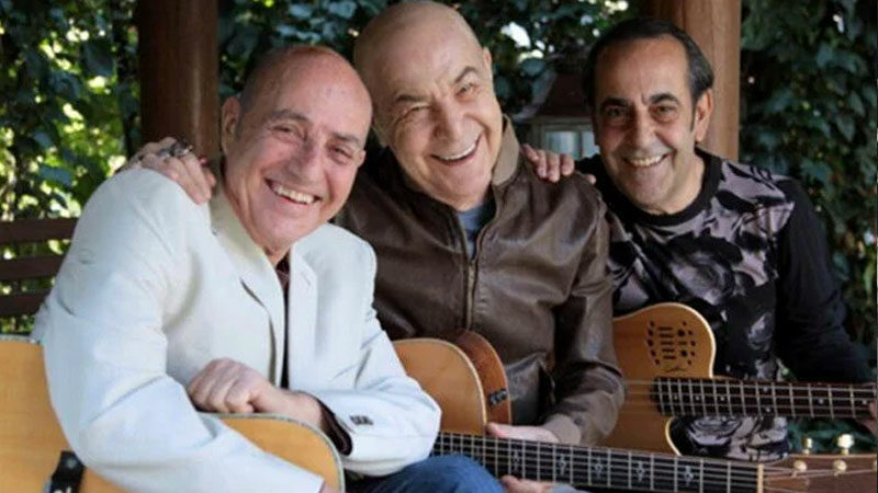 Başarılarla dolu yıllar süren müzik yolculuğunda, farklı jenerasyonlardan dinleyicilere ulaşarak