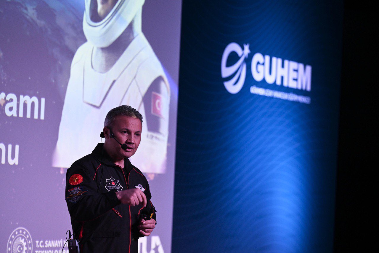 Bursalı gökyüzü fotoğrafçısından Alper Gezeravcı’ya sürpriz