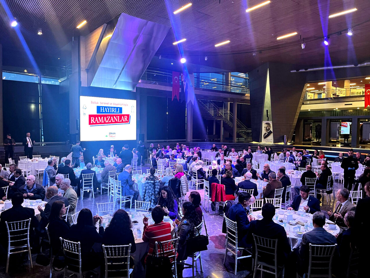 Başkan Aydın’dan muhtarlar ve meclis üyelerine iftar