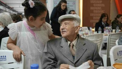 Bursa’da unutulmaz iftar: Öğrencilerden büyük jest