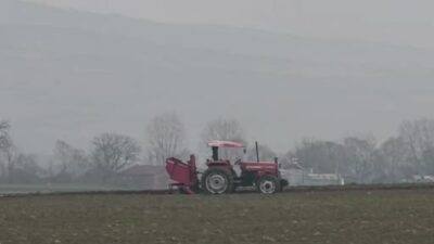 Bursa’da feci kaza! Traktörün altında kaldı