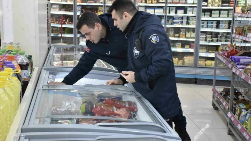 Bursa Karacabey’de zabıta 7/24 görev başında Karacabey Belediye Zabıta Müdürlüğü, ilçede düzeni sağlamak, halk sağlığını ve