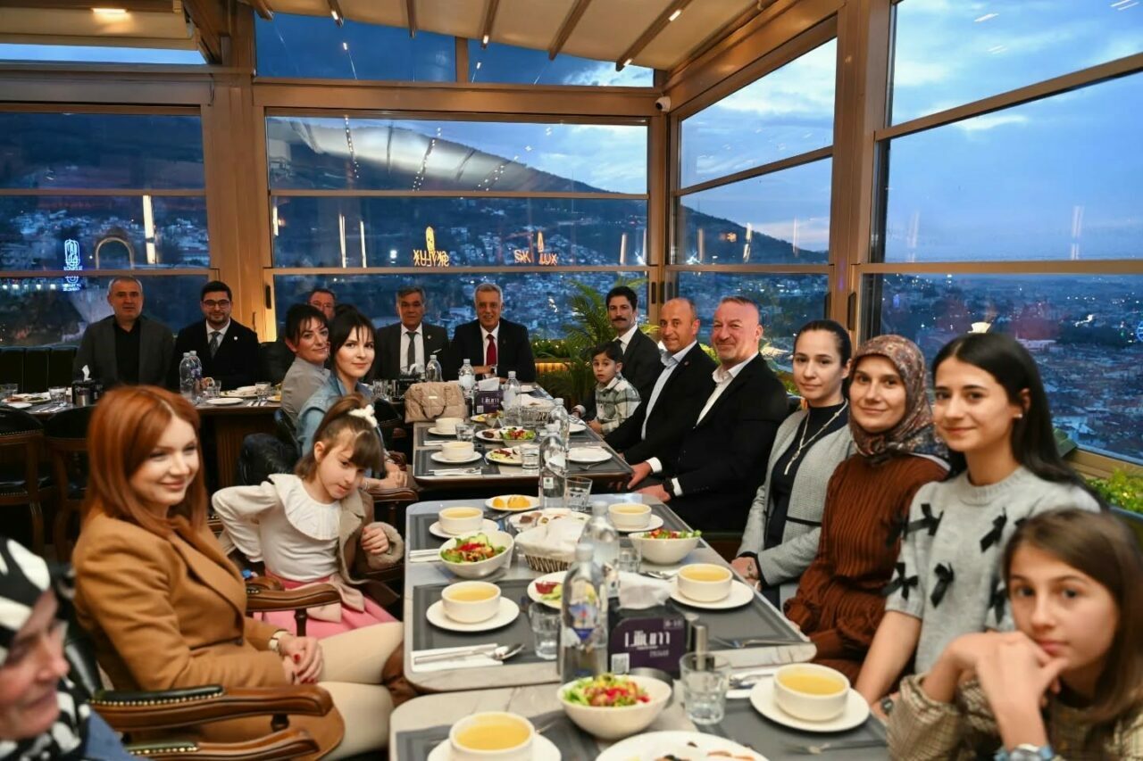 Karacabeyliler Ramazan’ın bereketini paylaştı Karacabeyliler Ramazan’ın bereketini paylaştı