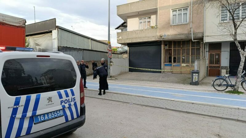 Bursa’nın İnegöl ilçesinde, 5 katlı binanın zemin katından kötü koku
