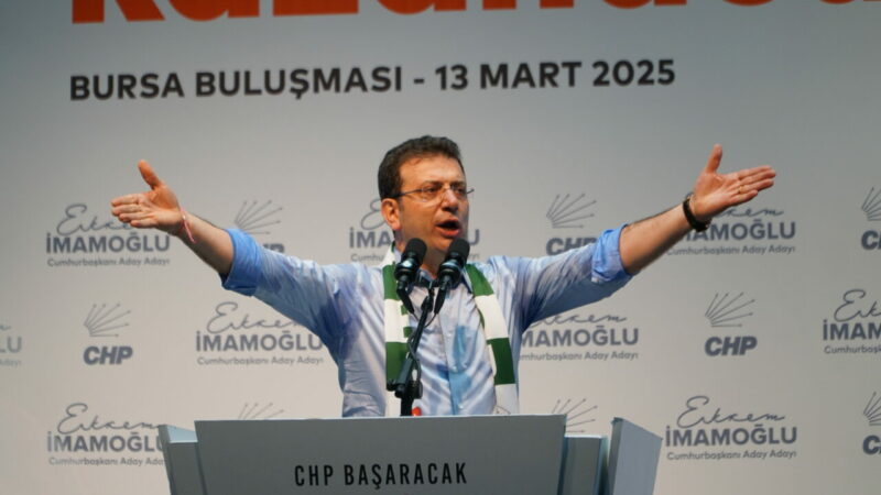 Ekrem İmamoğlu’ndan dikkat çeken Bursaspor sözleri Bursaspor’un yaşadığı zorluklara ve kente olan sevgisine vurgu yapan İmamoğlu,