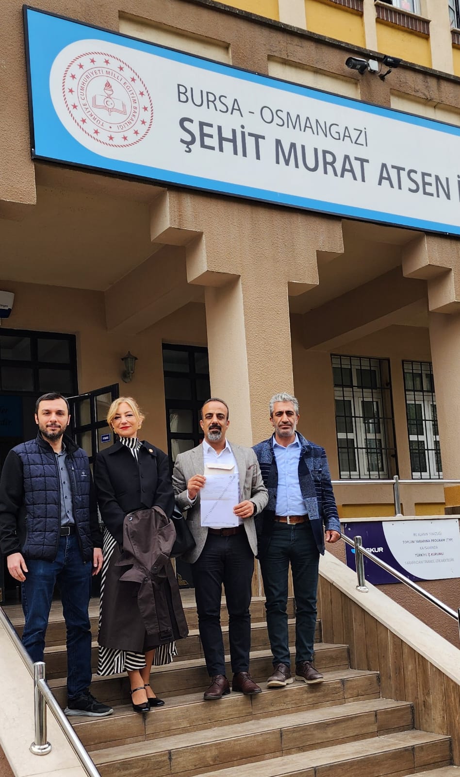 Eğitim-İş Bursa Şube eski başkanlarından Özkan Rona okuldaki görevinden açığa alındı Eğitim-İş Bursa Şube eski başkanlarından Özkan Rona okuldaki görevinden açığa alındı