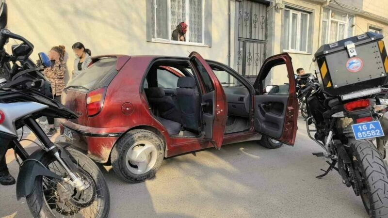 Bursa’nın İnegöl ilçesinde polis ekiplerinin ’Dur’ ihtarına uymayarak kaçan otomobil