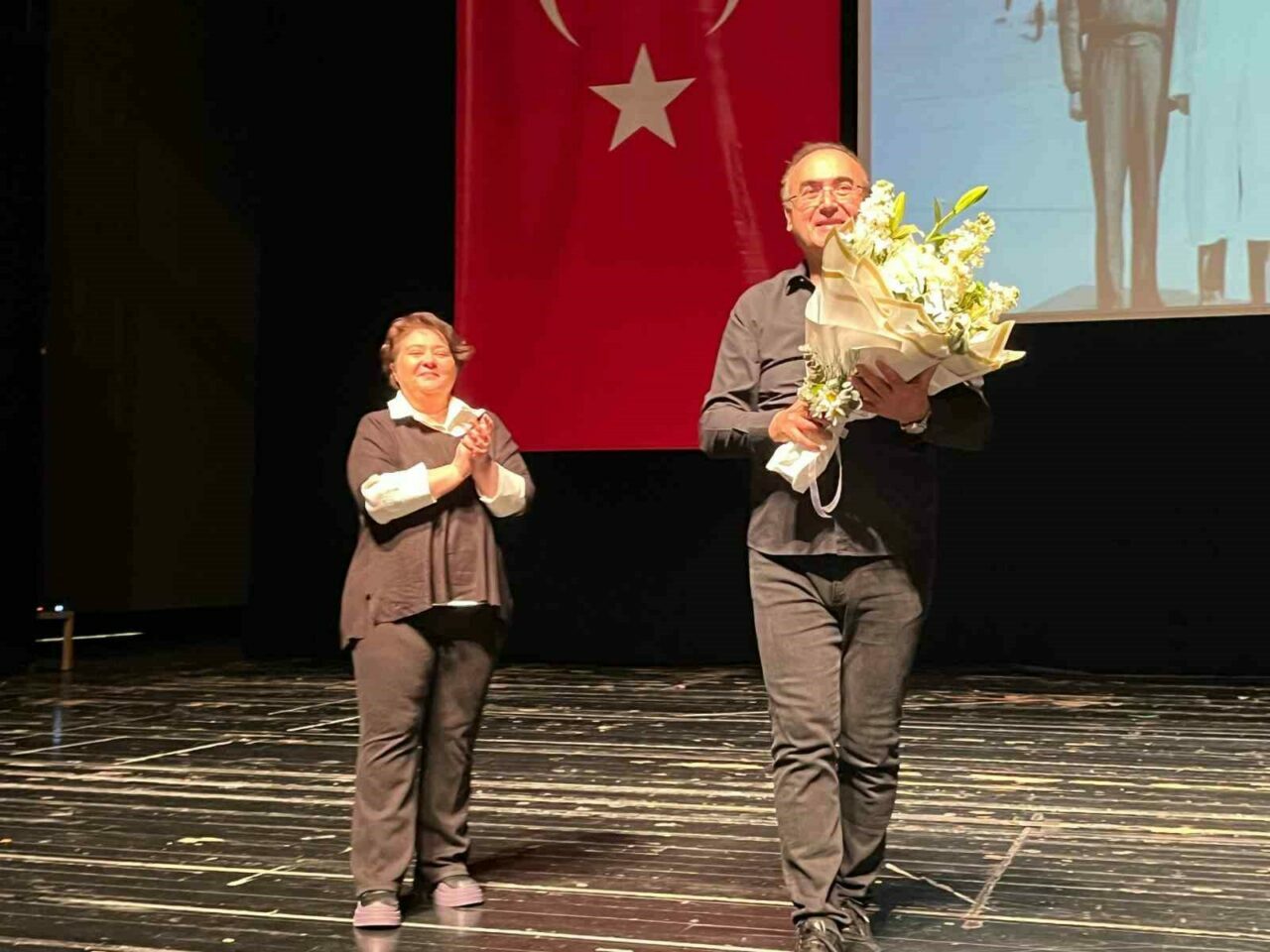 Bursa’da Sunay Akın ile ‘Mahya Işıkları’