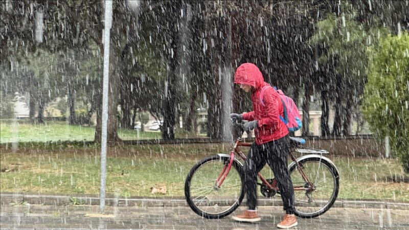 Balkanlar üzerinden gelen soğuk ve yağışlı havanın etkisiyle 59 ilde