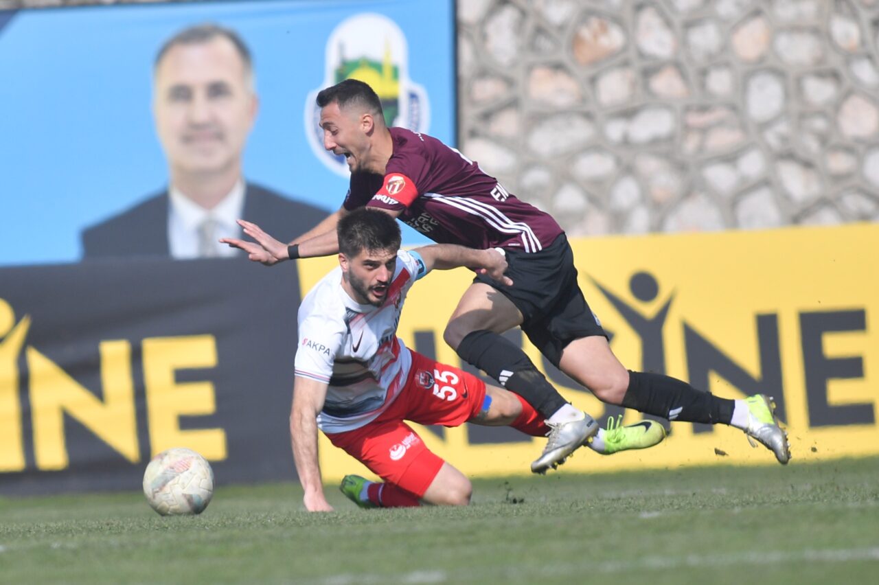 2.Lig'deki Bursa ekibinin maçında gol düellosu 4 whatsapp image 2025 03 01 at 161801