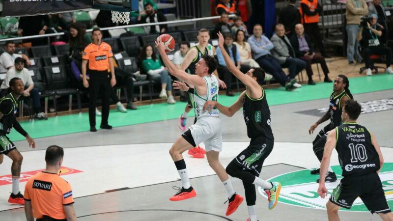 Türkiye Sigorta Basketbol Süper Ligi’nde oynadığı son 4 maçın 3’ünü