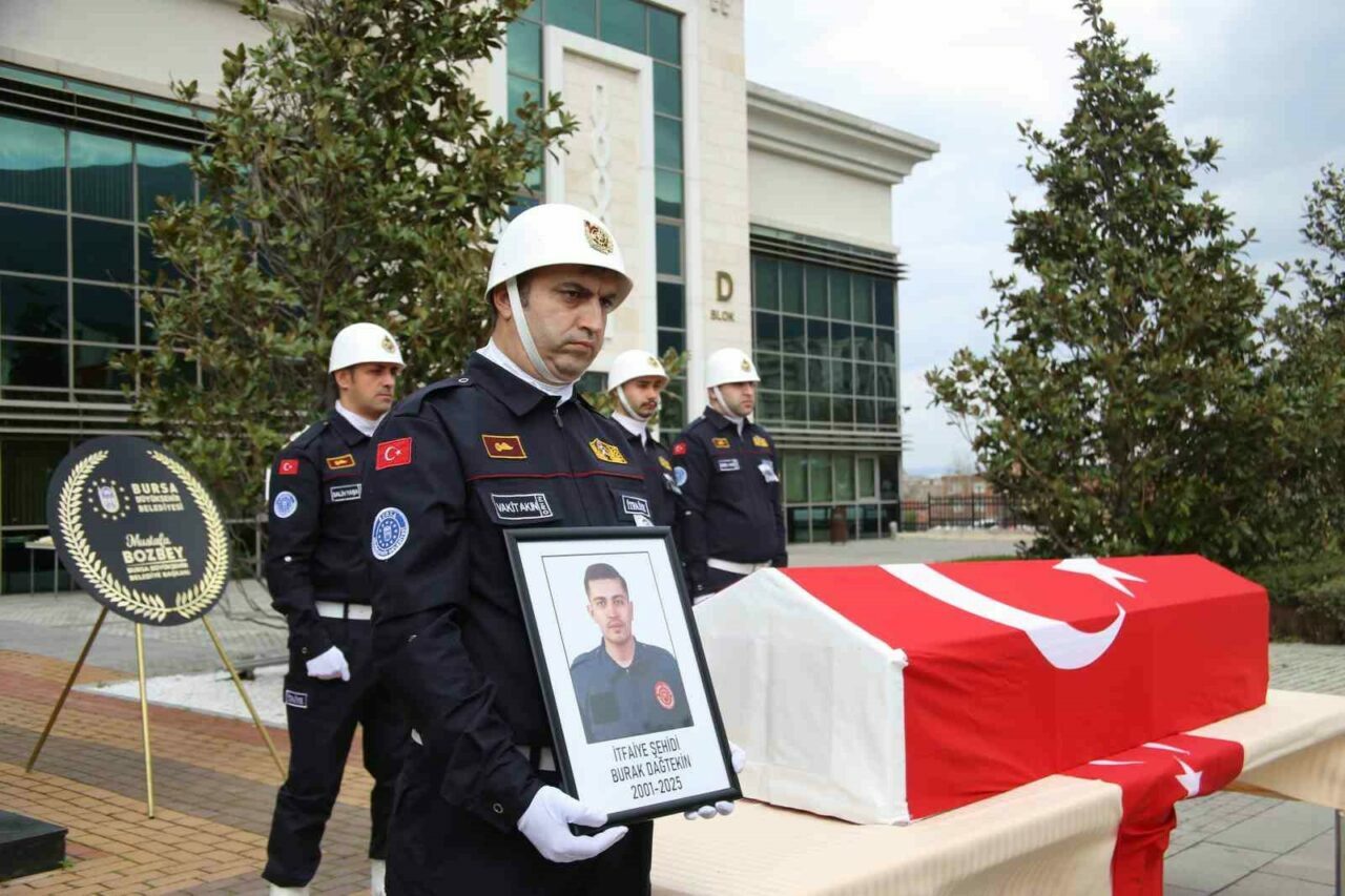 Bursa itfaiyesinin acı kaybı: Belediyede tören düzenlendi