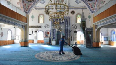 Bursa Yıldırım’da camilere ramazan temizliği