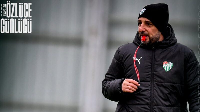 Bursaspor’un yeni hocası sahaya indi: Çağlayan’la ilk idman!