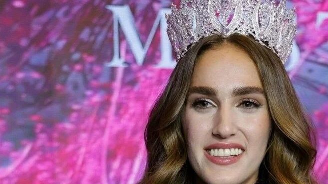 Miss Turkey ikincisi Cemre Üker’in tacı geri alındı