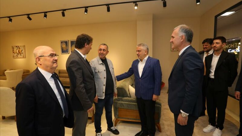 Protokolden MODEF’e ziyaret Bu yıl 52’ncisi düzenlenen Uluslararası İnegöl Mobilya Fuarını ziyaret eden