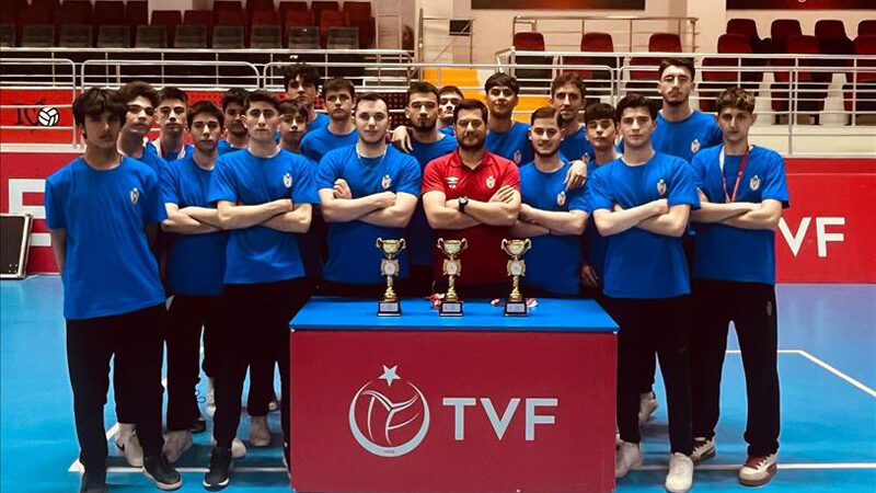 Voleybolda İnegöl Belediyespor farkı İnegöl Belediye Spor Kulübünün voleybol branşı altyapı takımları Bursa Yerel