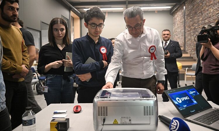 Eğitim kurumları için ‘kuantum çağının’ kapısı açılıyor Son dönemin en dönüştürücü teknolojilerinden biri olarak kabul edilen temel