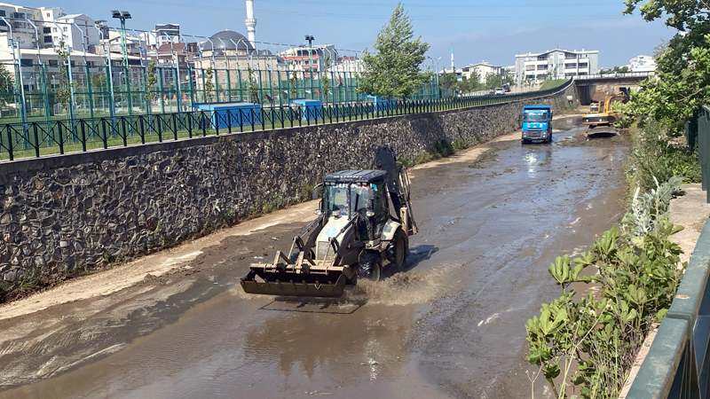 Bursa’daki o derede yaz temizliği