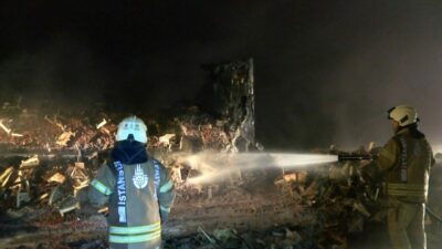 6 ton çilek yüklü TIR alev alev yandı