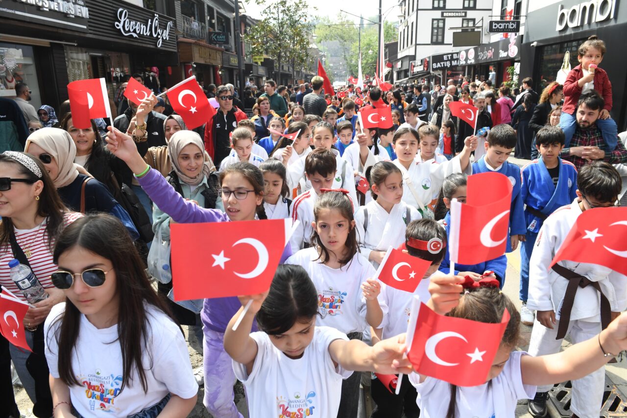 Osmangazi’de 23 Nisan coşkusu caddelere sığmadı