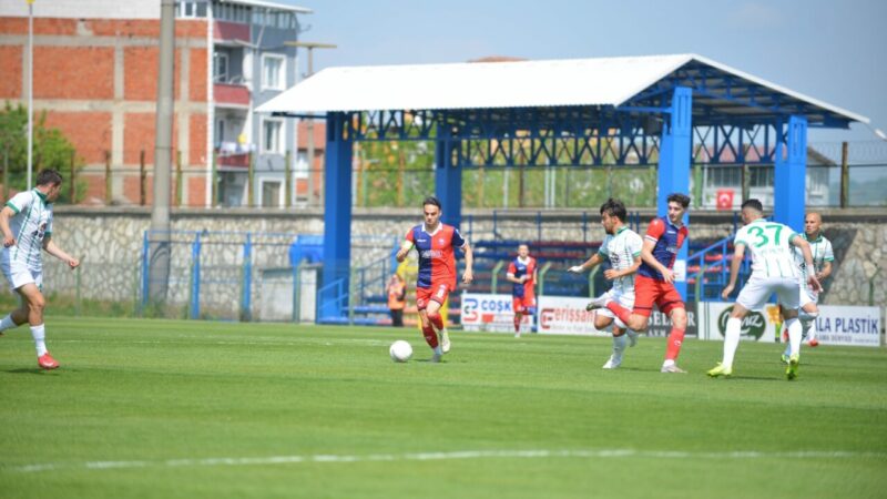 3.Lig’deki Bursa ekibinin maçında büyük sürpriz… Nesine 3. Lig son haftasında Mustafakemalpaşa'da oynanan 1923 Mustafakemalpaşaspor-Aliağa Futbol