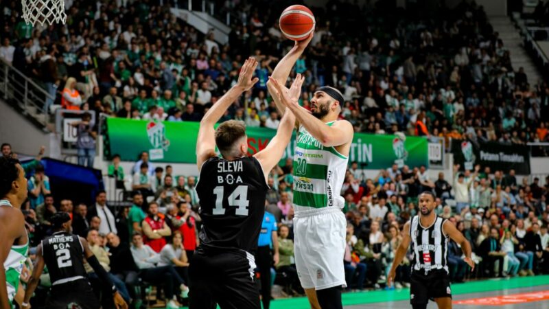 Türkiye Sigorta Basketbol Süper Ligi 24. hafta maçında Bursaspor Yörsan