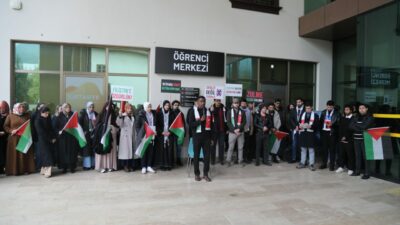 BTÜ öğrencileri Filistin için ayakta