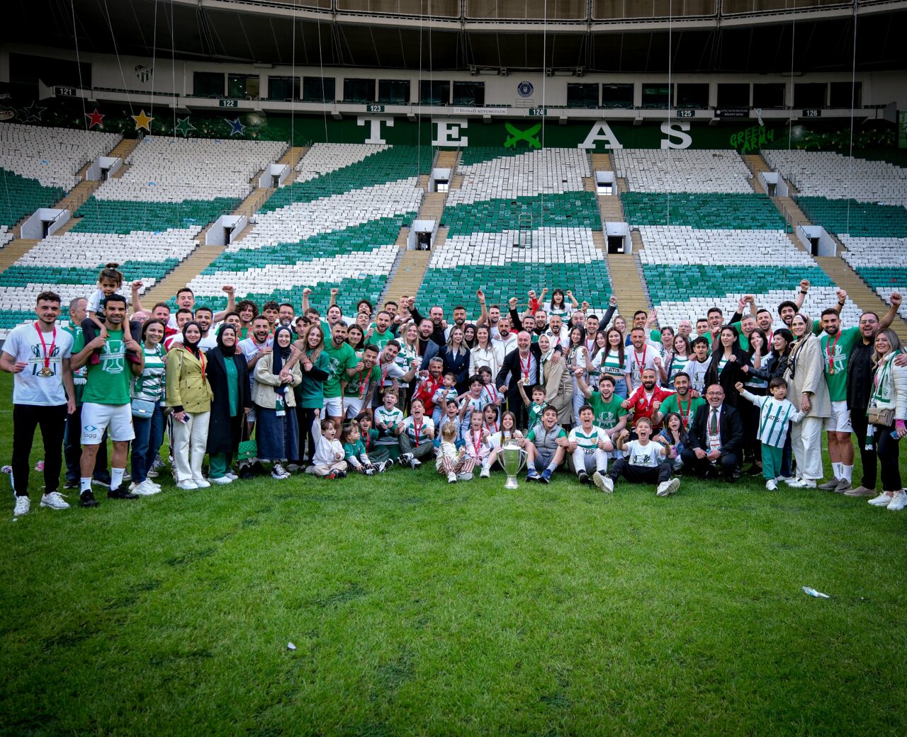 Dünyanın dikkatini çeken Bursa’daki gövde gösterisi Dünyanın dikkatini çeken Bursa’daki gövde gösterisi