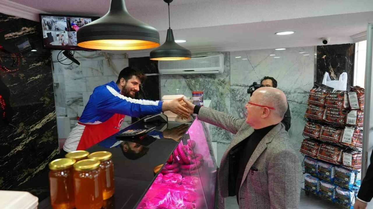 AK Parti Bursa İl Başkanı Gürkan’dan esnafa destek, boykota tepki