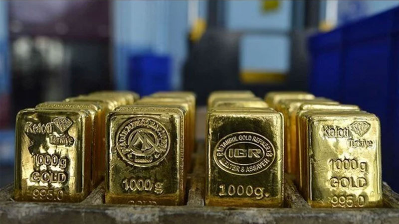 Altında Trump düşüşü