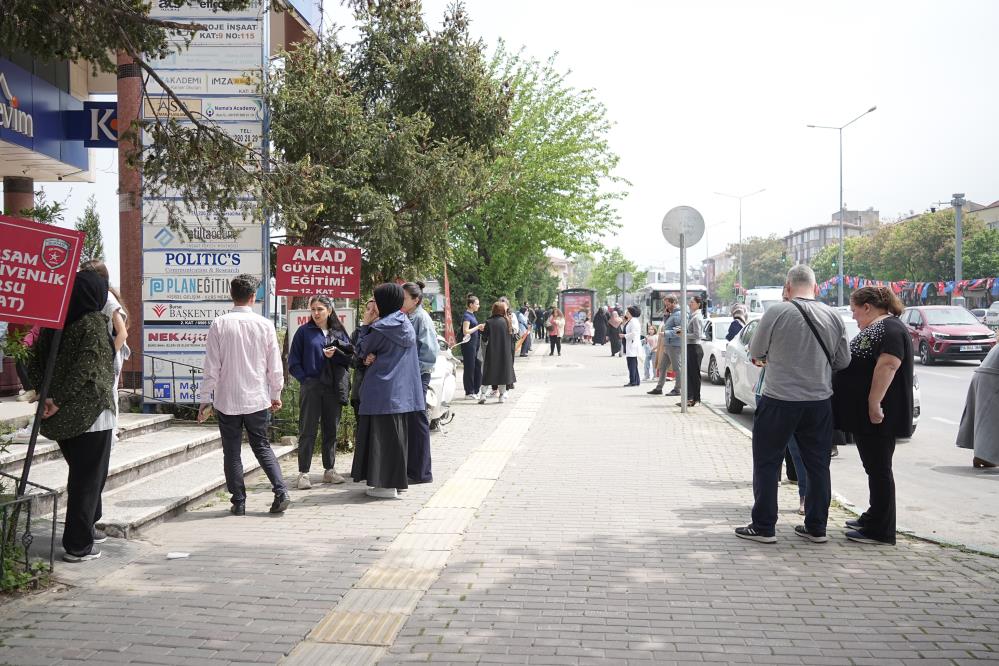 Bursa sokaklara döküldü! ‘Büyük bir suç işlemektedir’ Bursa sokaklara döküldü! ‘Büyük bir suç işlemektedir’