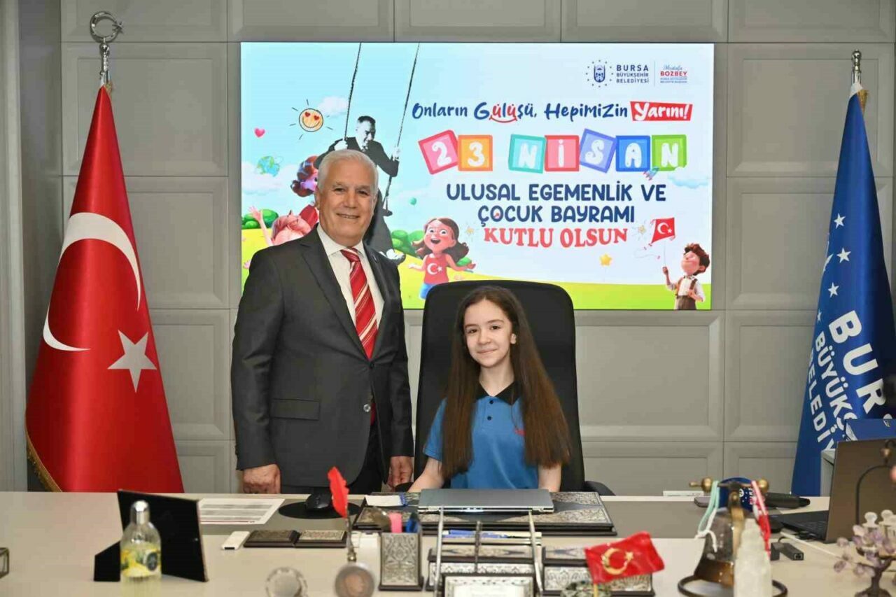 Başkan Bozbey, koltuğunu geleceğin başkanlarına devretti