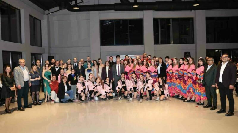 Nilüfer Belediyesi sanat atölyeleri eğitmenleri ve öğrencileri, Dünya Dans Günü’nü