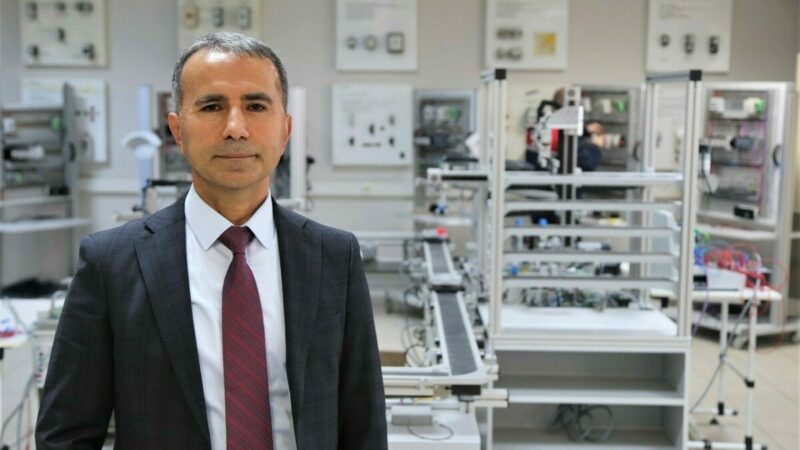 Bursa Uludağ Üniversitesi’nin projeleri destek görüyor Bursa Uludağ Üniversitesi (BUÜ) ve Teknorot Otomotiv ortaklığı ile sunulan