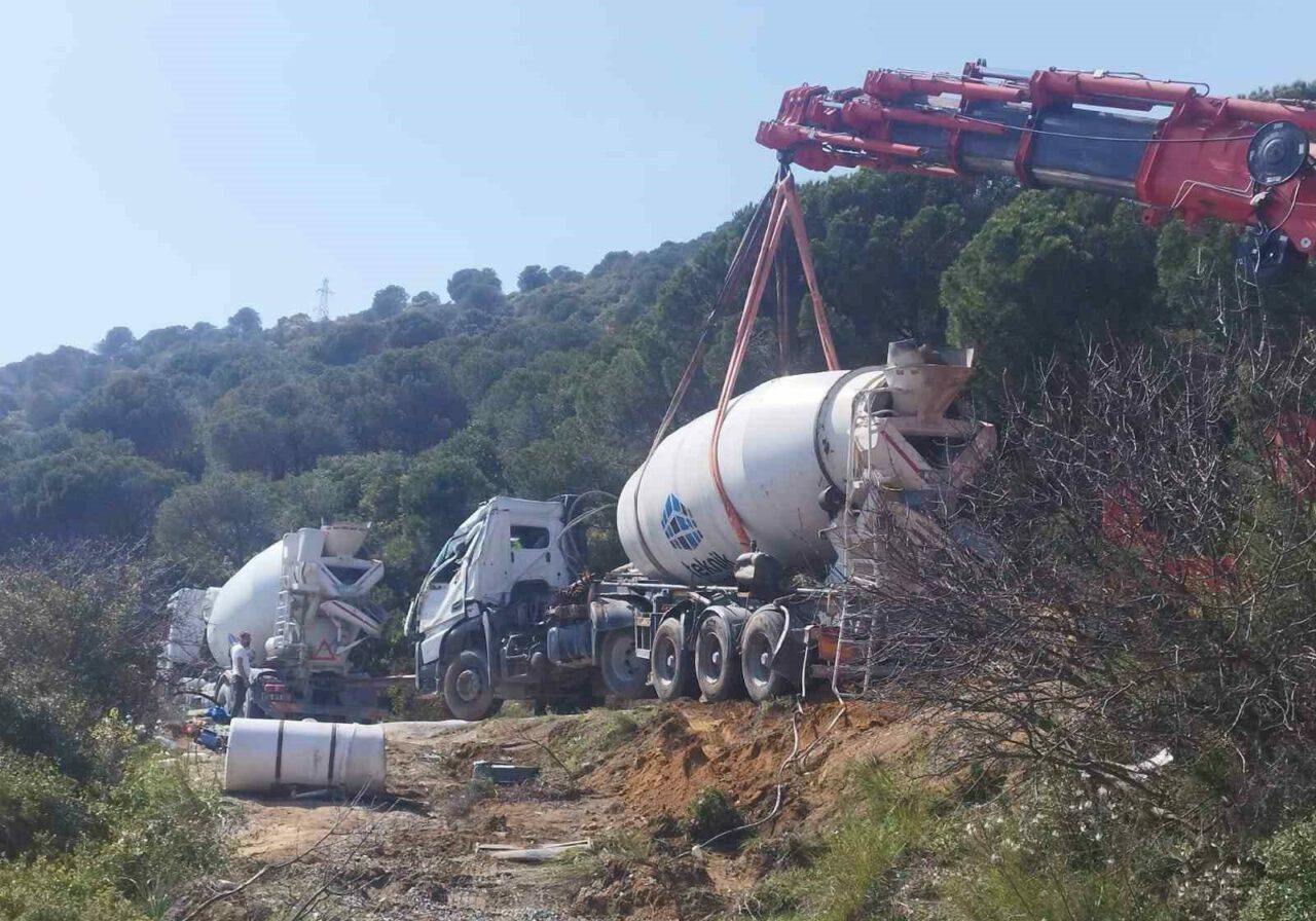 Bursa’da beton mikseri yan yattı