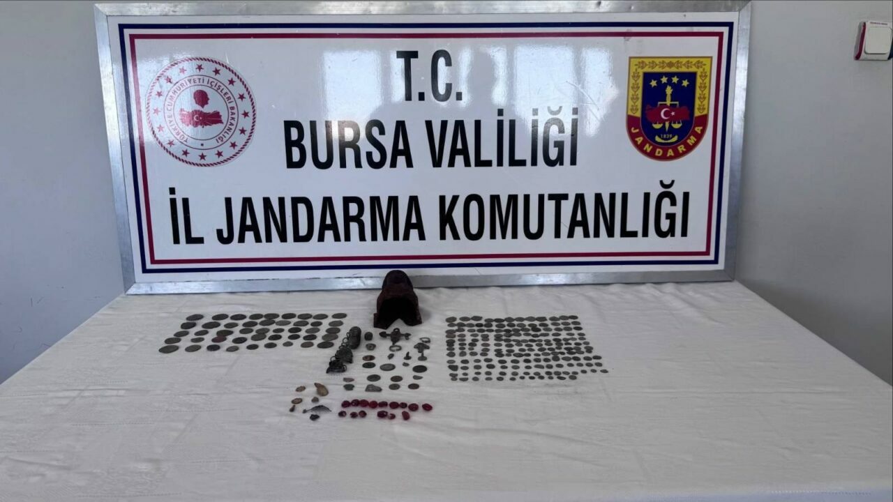 Bursa’da durdurulan araçta tarihi eser ele geçirildi