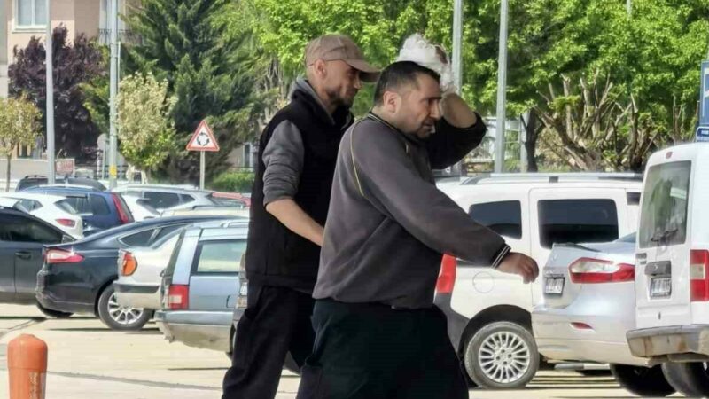 Bursa’nın İnegöl ilçesinde faaliyet gösteren bir fabrikada başına demir profil